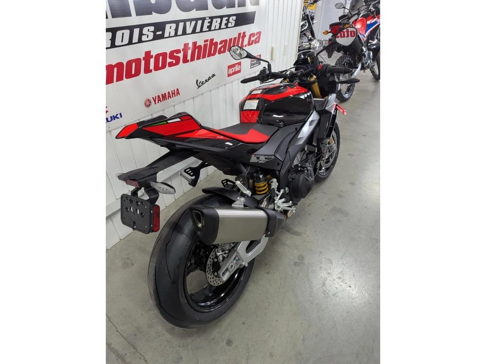 2026 Aprilia Tuono V4 1100 Factory alt