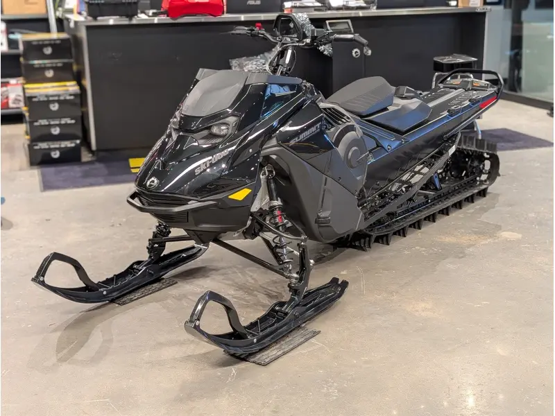 2025 Ski-Doo SUMMIT ADR w/ EDGE Pkg 165 850 E-TEC PowderMax X-Light FlexEdge 3.0" SHOT