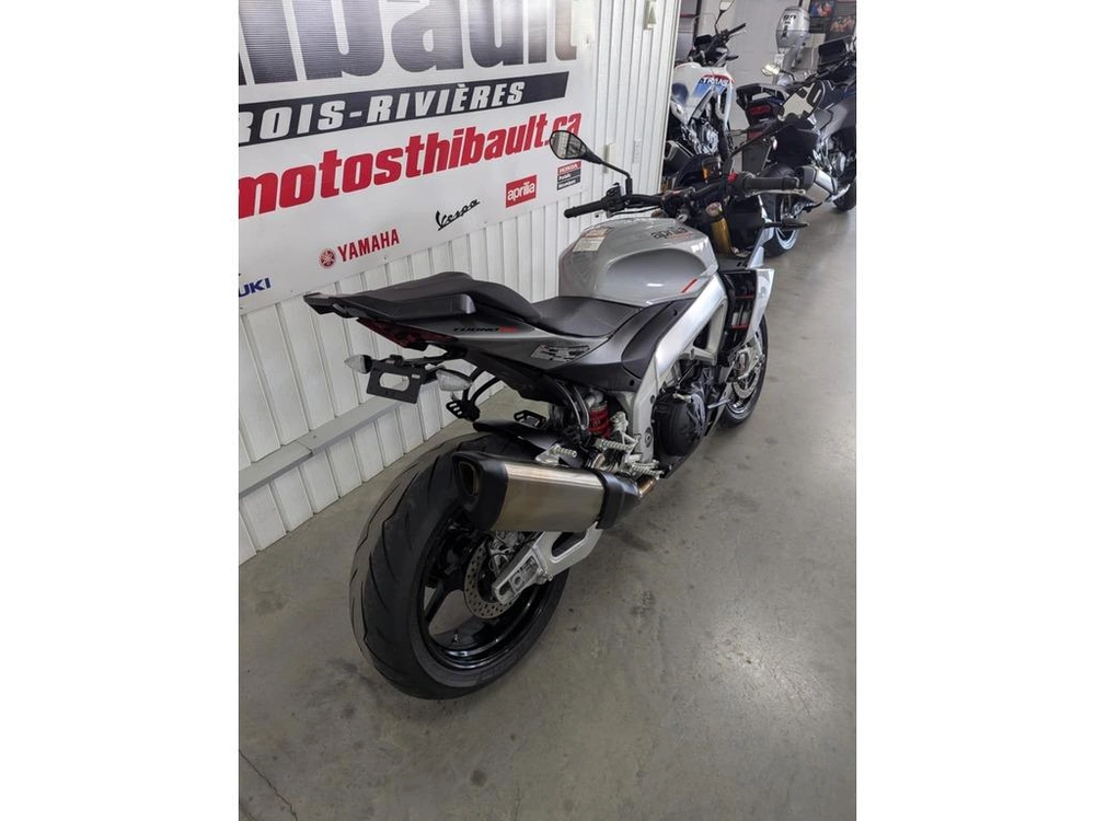 Aprilia Tuono V4 1100 2022 alt