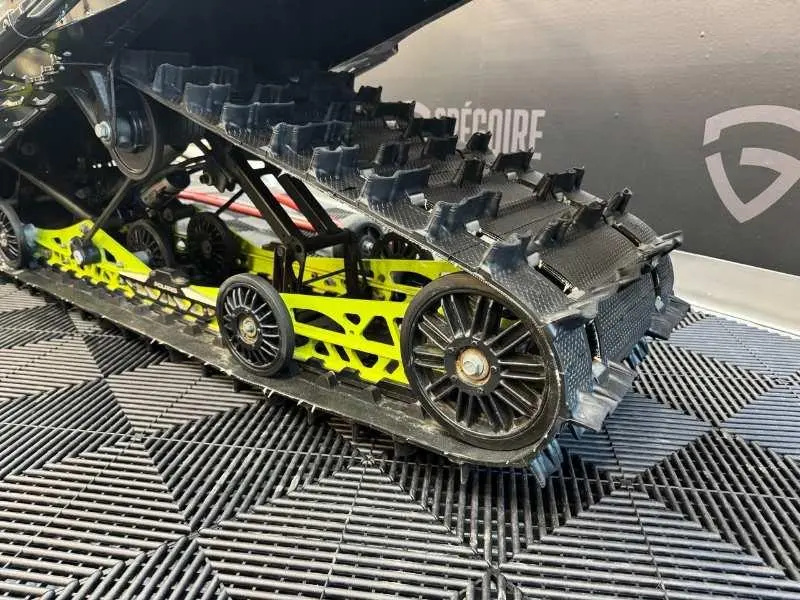 2023 Polaris BOOST SWITCHBACK ASSAULT 146
