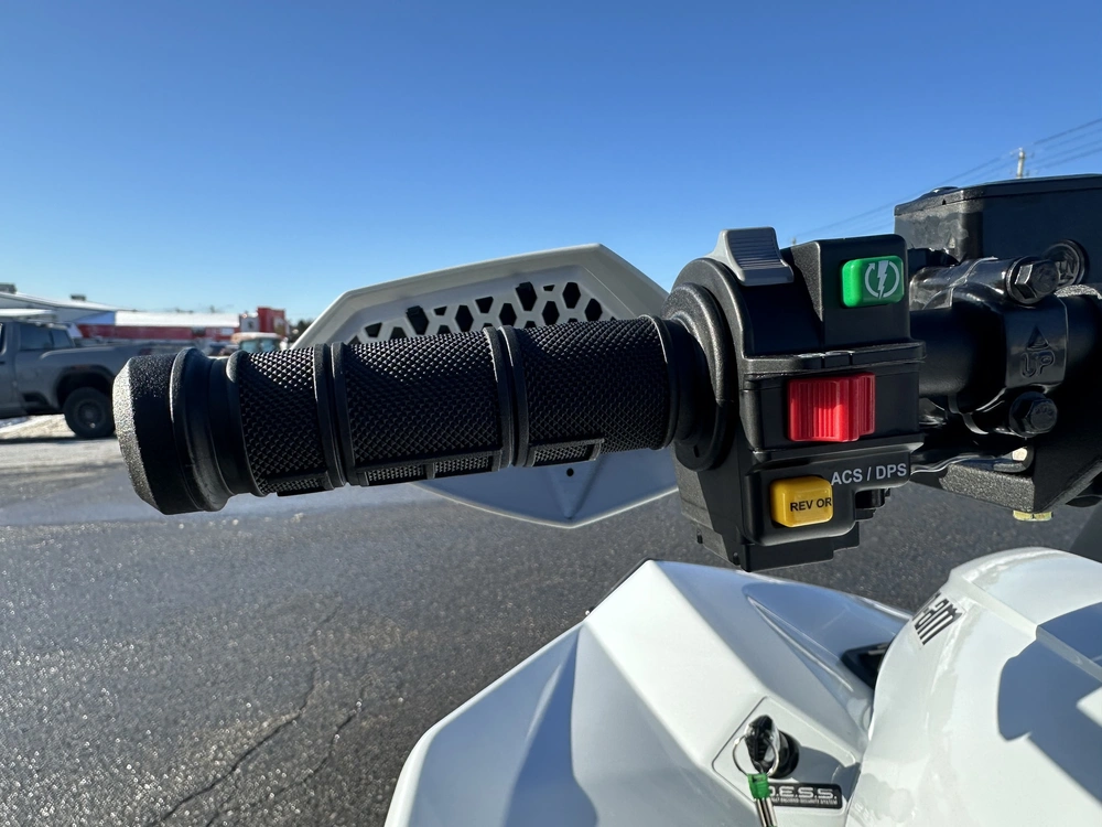 2025 Can-am Renegade Xxc 1000r alt