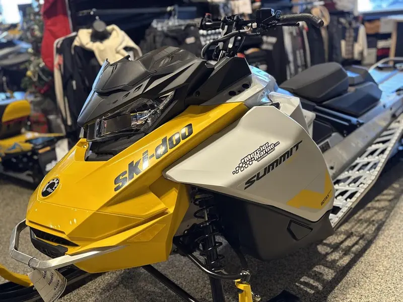 2025 Ski-Doo Summit Néo 600 EFI