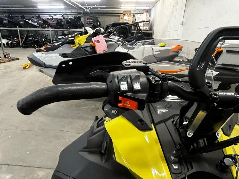 2025 Ski-doo Expedition Xtreme 900 Ace T alt