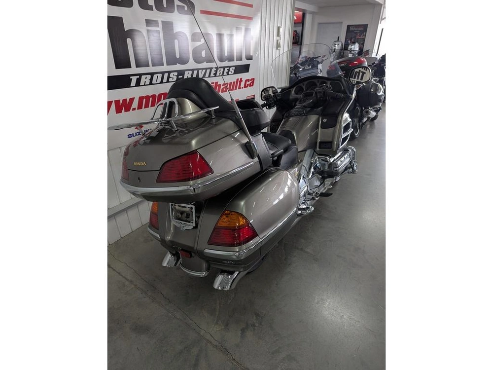 2004 Honda Gold Wing alt