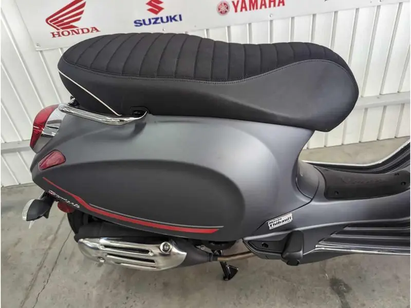 2023 Vespa Sprint 50 thumbnail 6