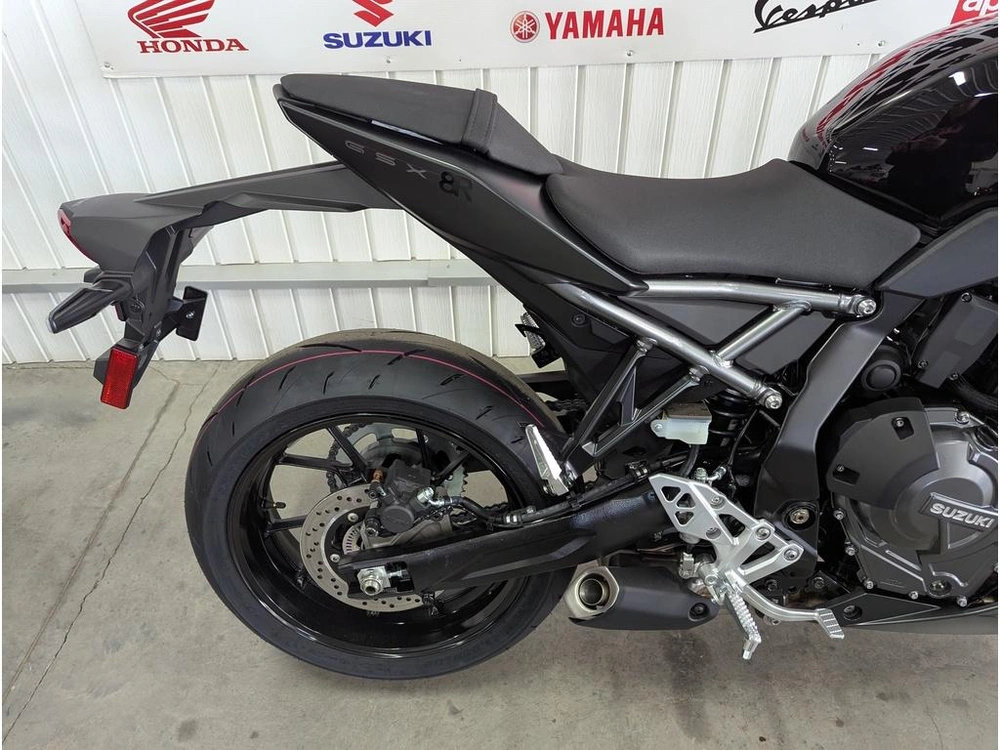 2025 Suzuki Gsx-8r alt