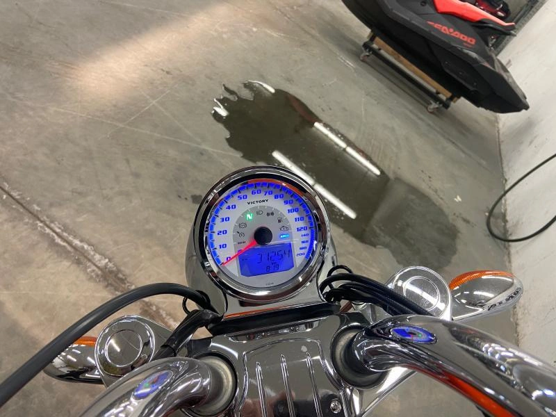 Victory Motorcycles Jackpot 1731cc 2013 alt