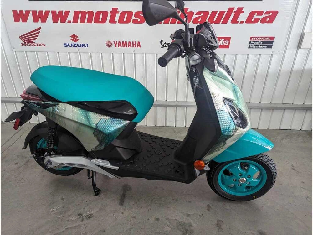 2022 Piaggio 1 Active alt