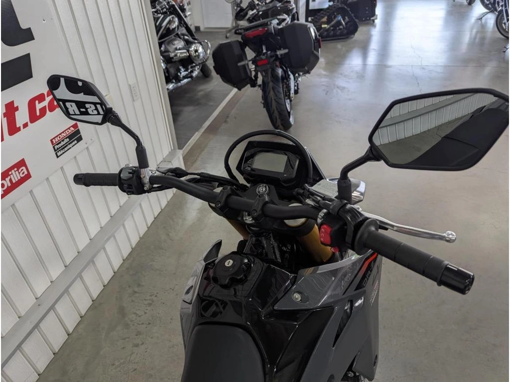 2025 Suzuki Dr-z400 alt