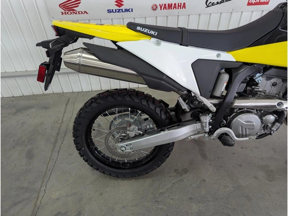 2025 Suzuki Dr-z400 alt