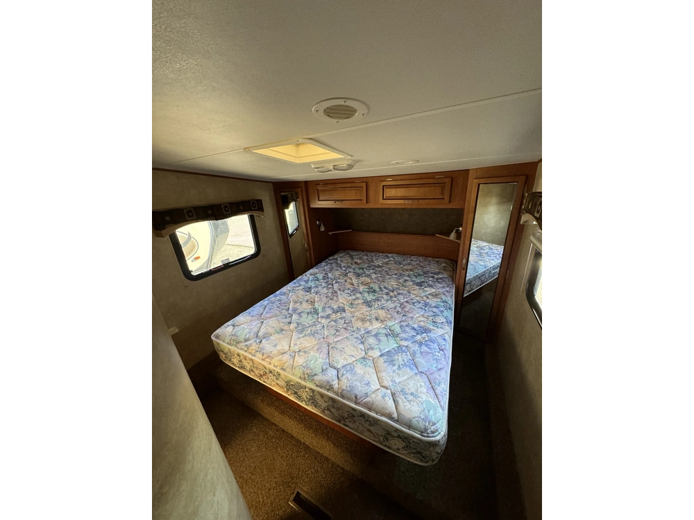 2012 R-vision Trail Lite 275rls alt