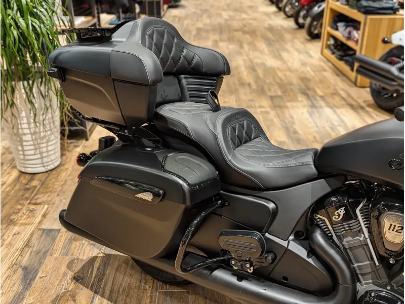2026 Indian Motorcycle Roadmaster PowerPlus Dark Horse 112 + PowerBand Audio // Black Smoke thumbnail 11