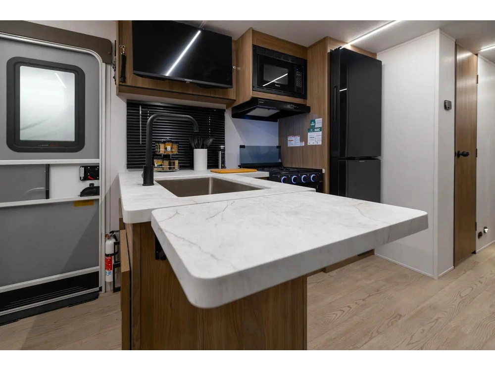 Coachmen Freedom Express 30se 2026 alt