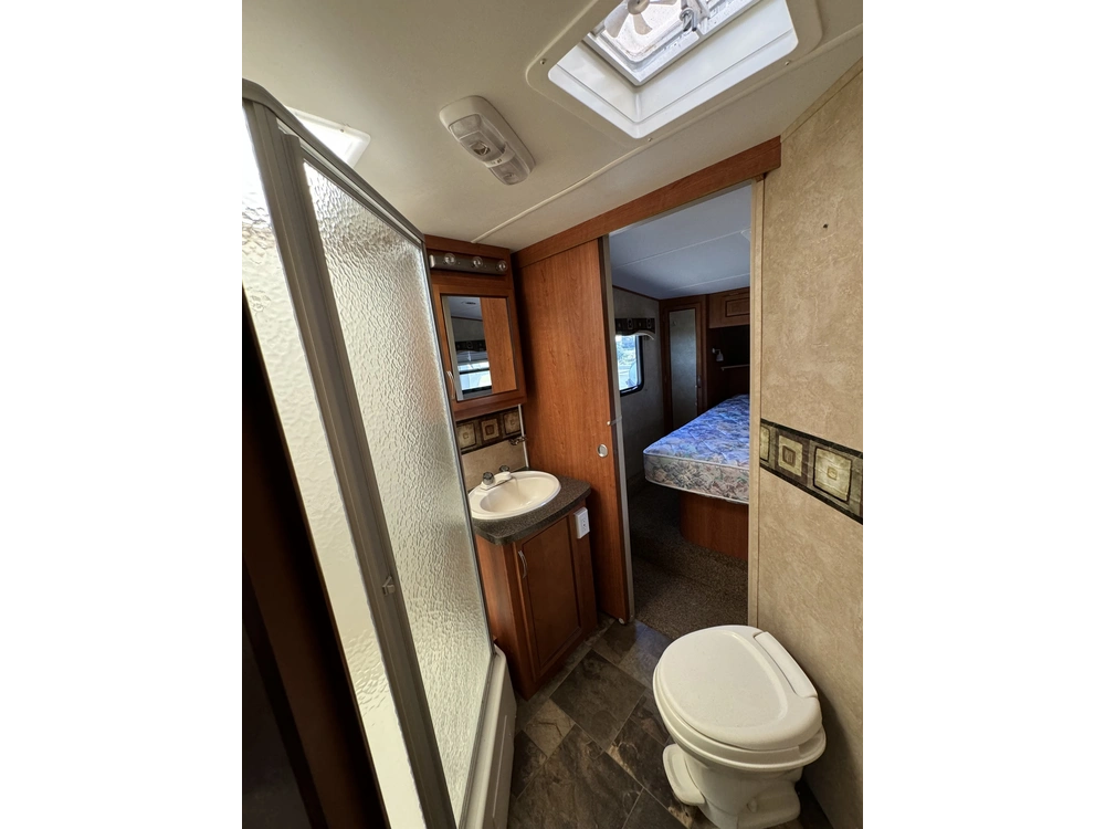 2012 R-vision Trail Lite 275rls alt