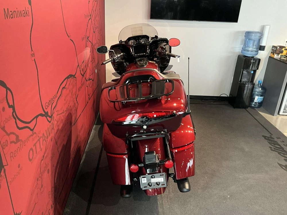 Indian Motorcycle Pursuit Dark Horse + 112 Package 2026 alt