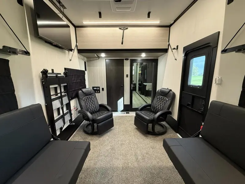 Forest River Vengeance 4413 2026