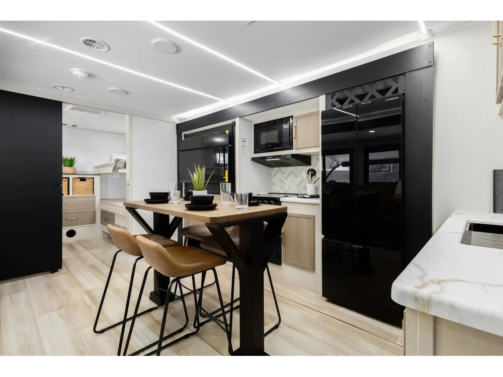 Forest River Heritage Glen 301fam 2026 alt