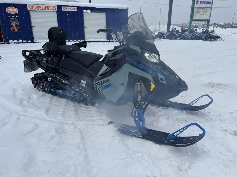 2026 Polaris 650 VOYAGEUR ADVENTURE ULTIMATE 155 X 2.0