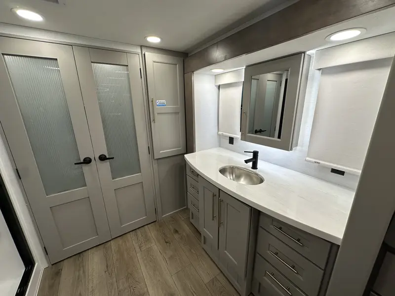 Alliance RV Paradigm 370FB 2026