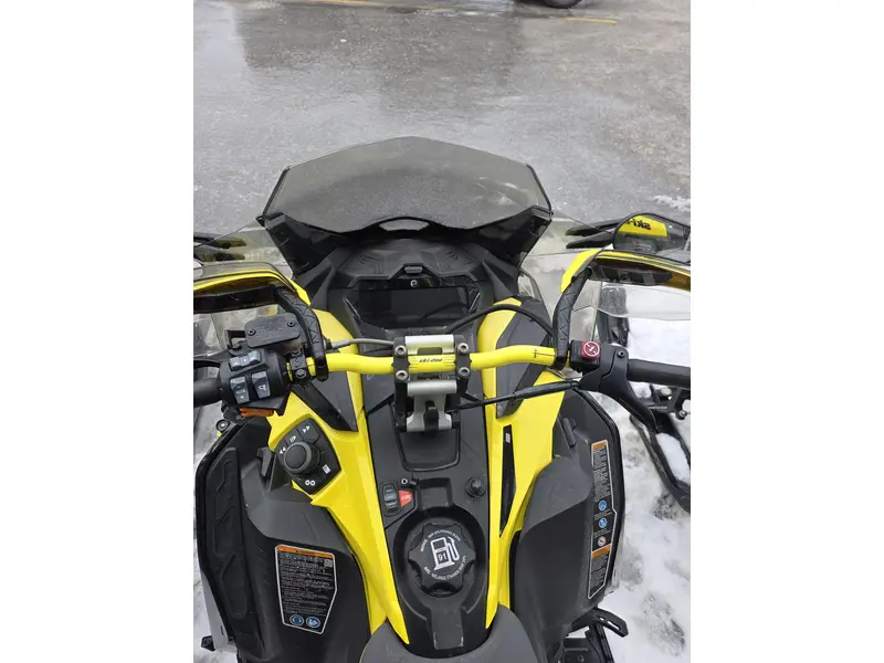 2022 Ski-Doo RENEGADE XRS 850