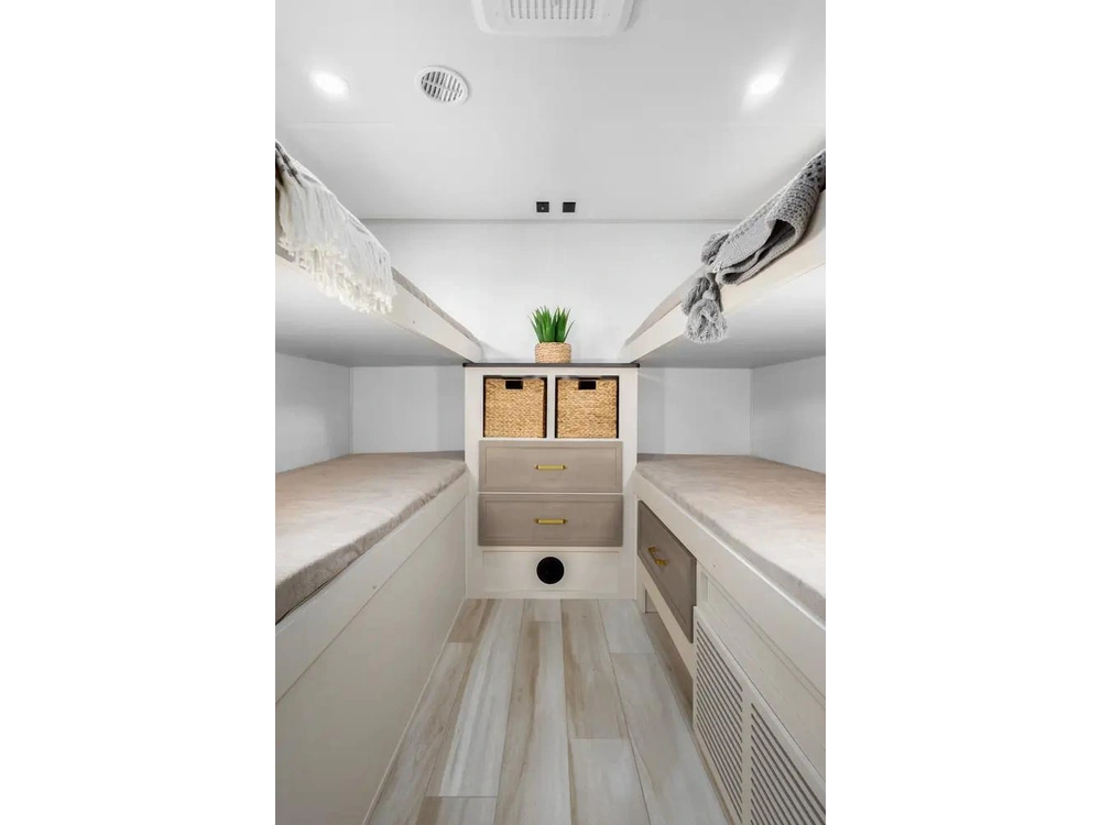 Forest River Heritage Glen 301fam 2026 alt