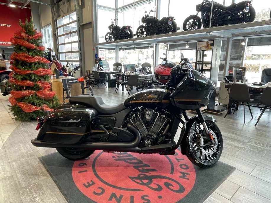 2026 Indian Motorcycle Challenger Dark Horse + 112 Package alt