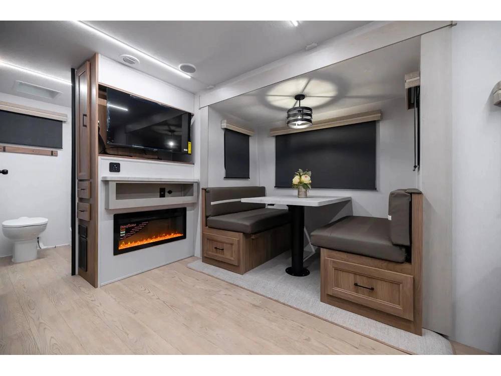 Coachmen Freedom Express 252rbs 2026 alt