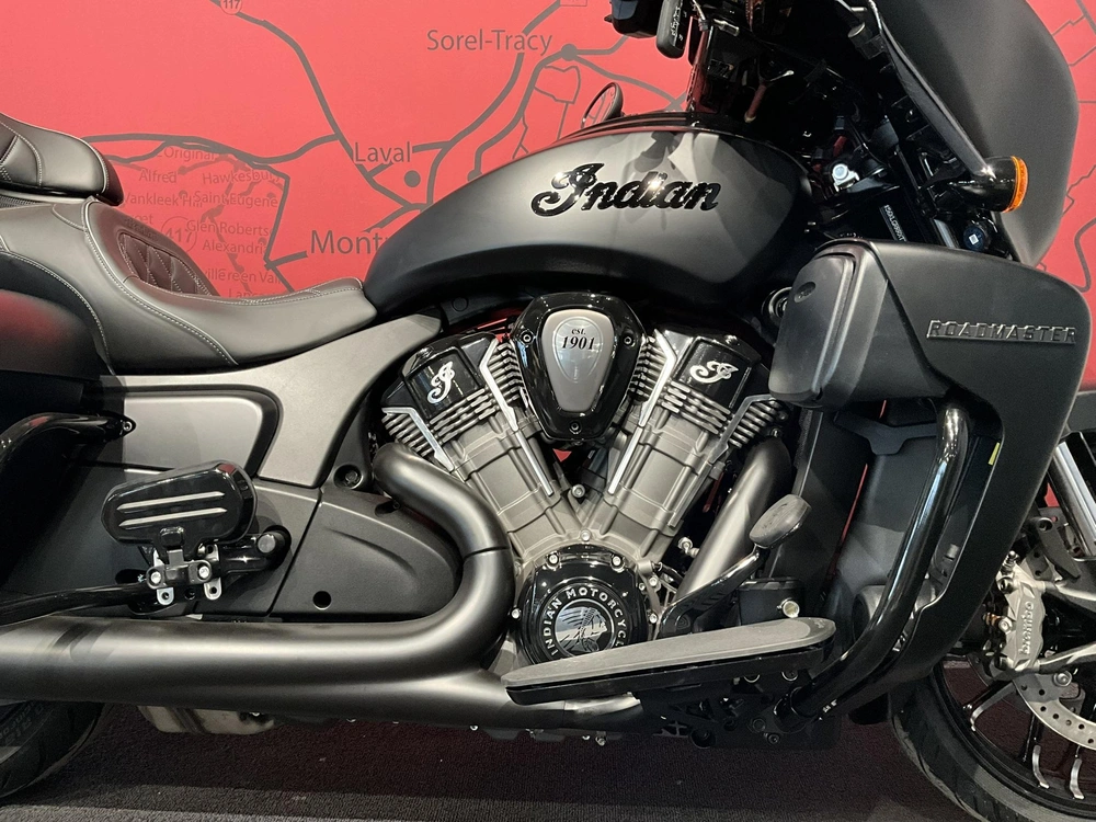 Indian Motorcycle Roadmaster Powerplus Dark Horse 2026 alt