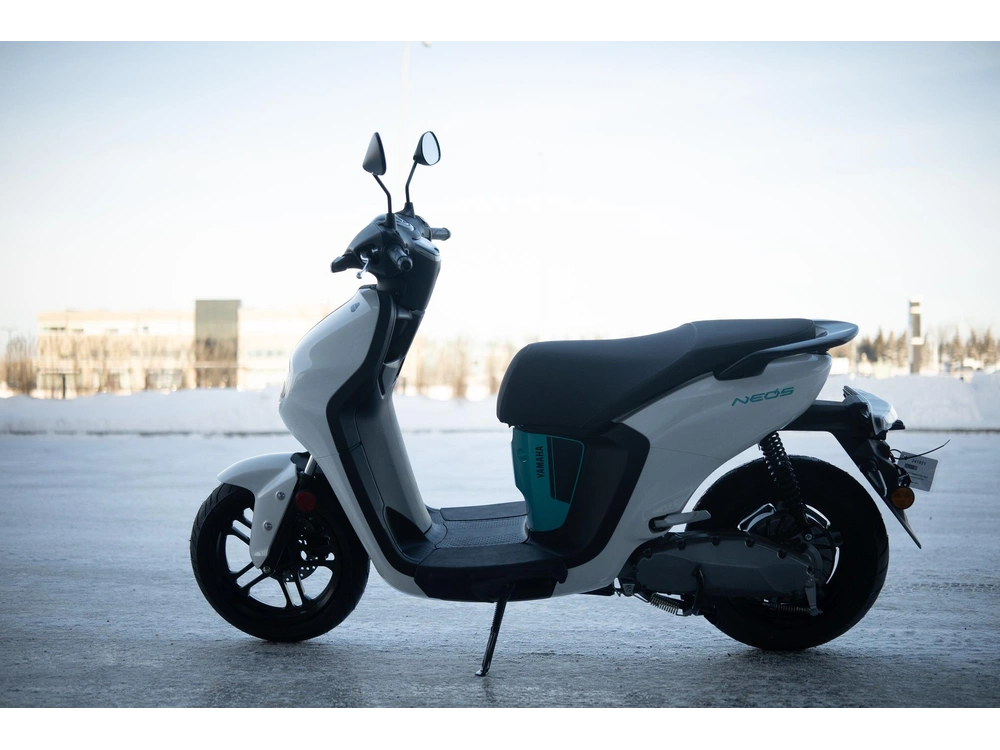 2025 Yamaha Neo alt