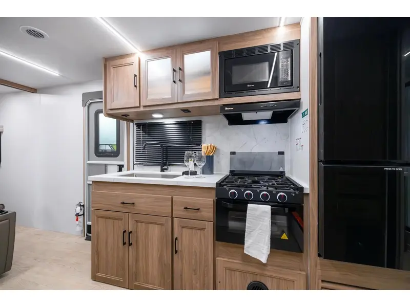 2026 Coachmen Freedom Express 252RBS