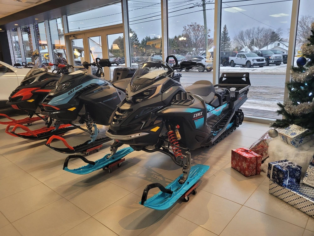 2026 Lynx Commander Re Lftf alt