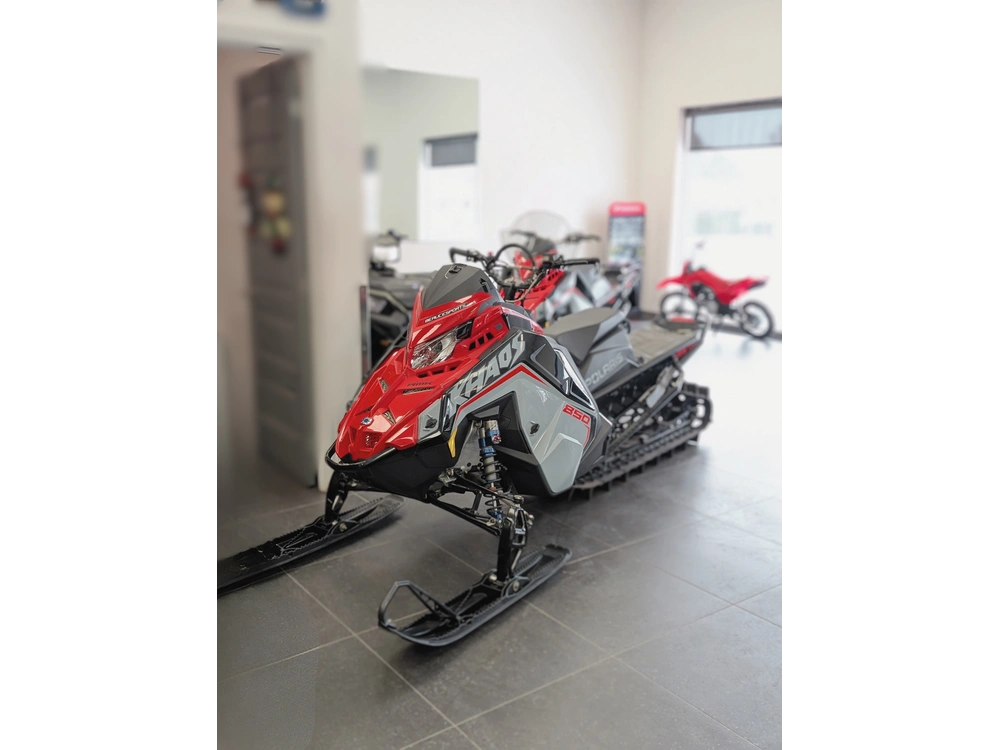 2025 Polaris 850 Rmk Khaos 155 | ❄️ Comparable Ski-doo Summit Sp 850 & Ski-doo Freeride 154 alt
