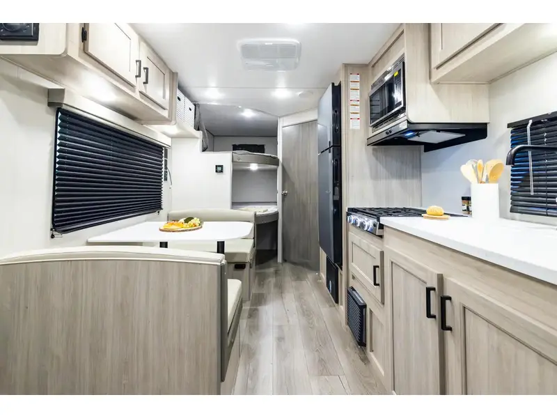 2026 Coachmen Catalina 211BH