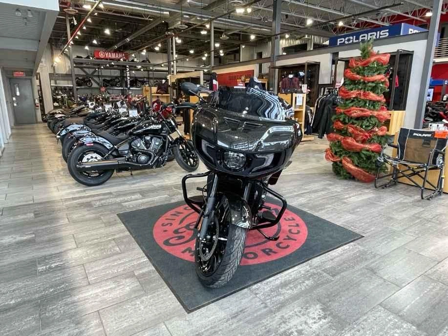 2026 Indian Motorcycle Challenger Dark Horse + 112 Package alt