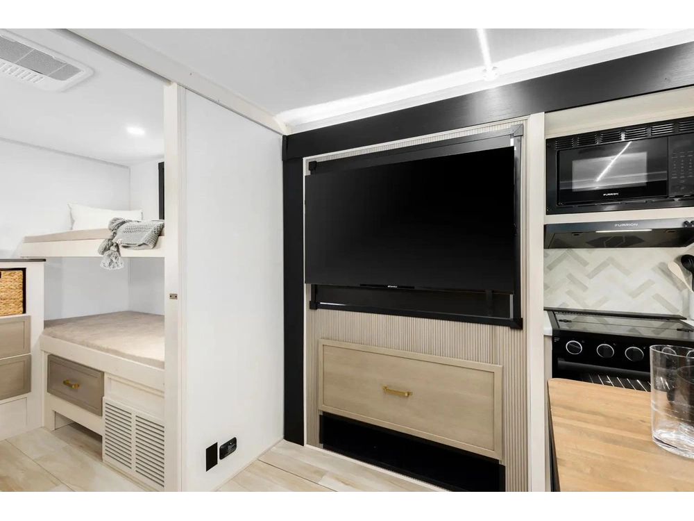 Forest River Heritage Glen 301fam 2026 alt