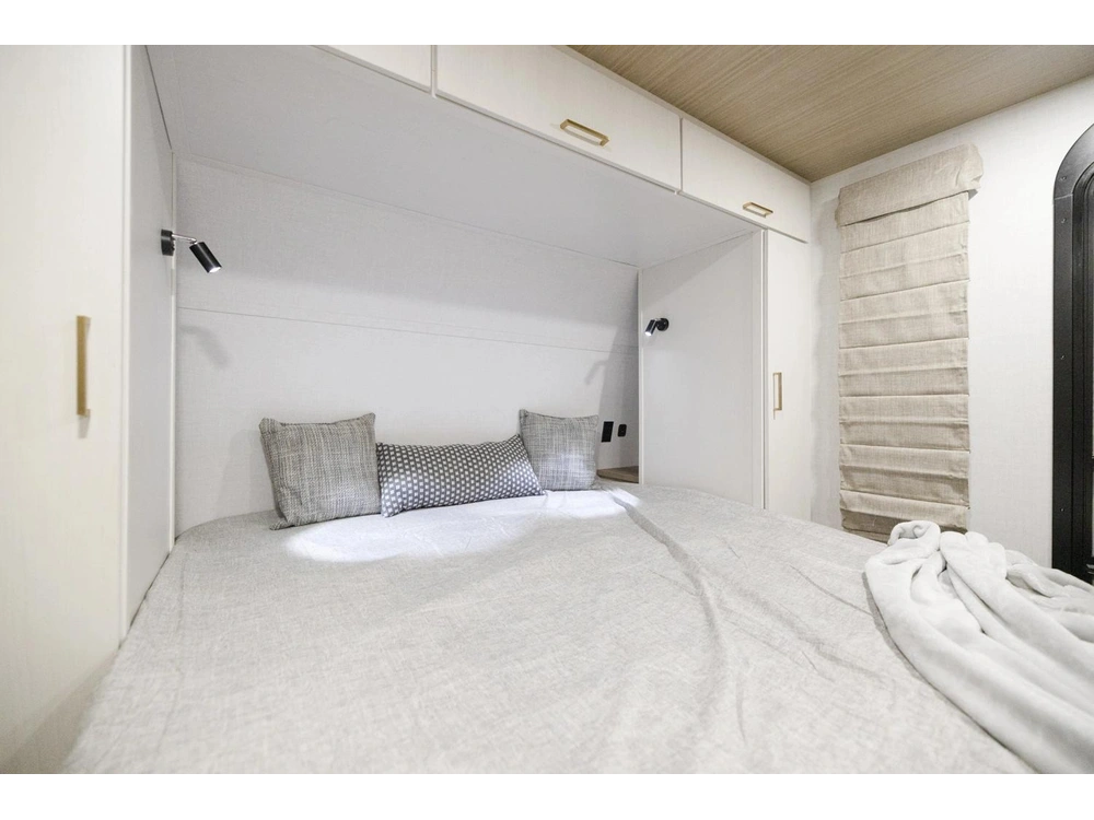 2026 Forest River Vibe Extreme Lite 2400rb alt