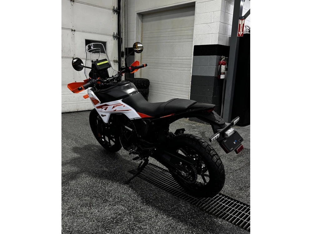 2025 Ktm 390 Adventure X alt