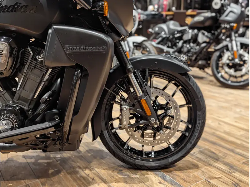 2026 Indian Motorcycle Roadmaster PowerPlus Dark Horse 112 + PowerBand Audio // Black Smoke thumbnail 4