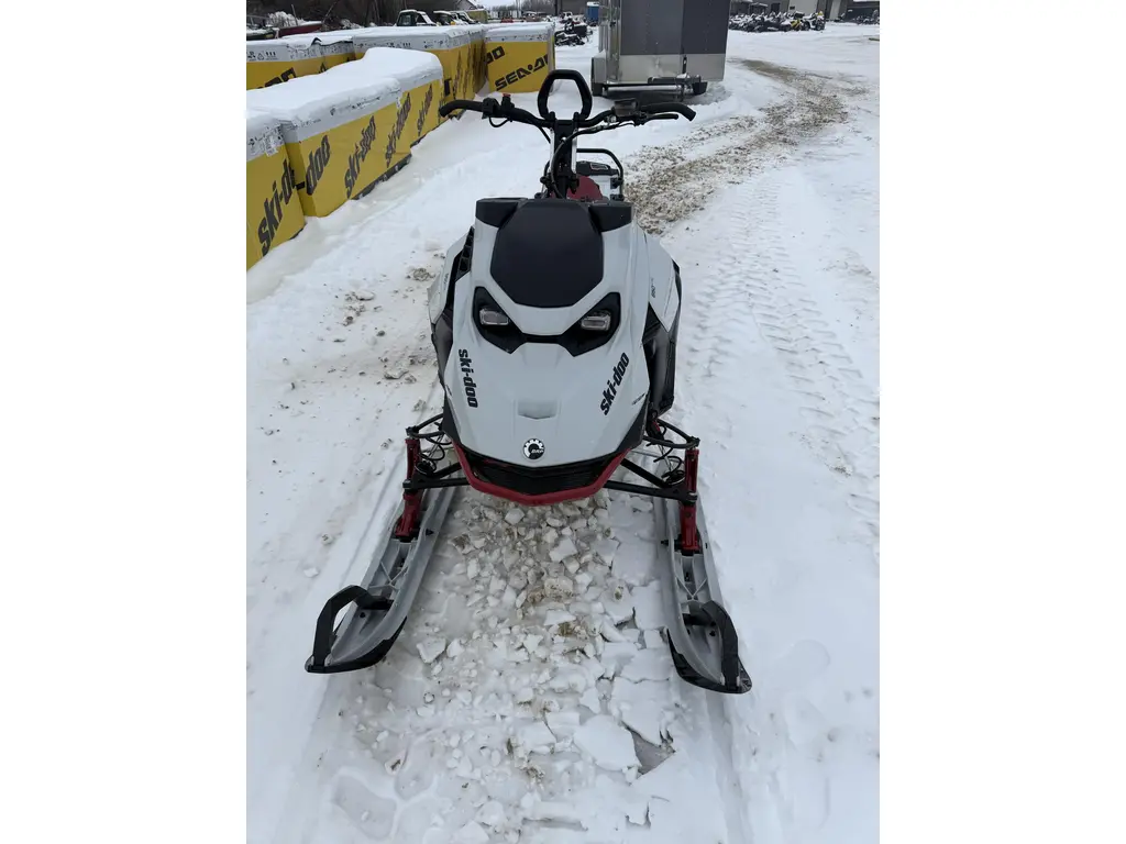 2023 Ski-Doo Summit X 850 154"
