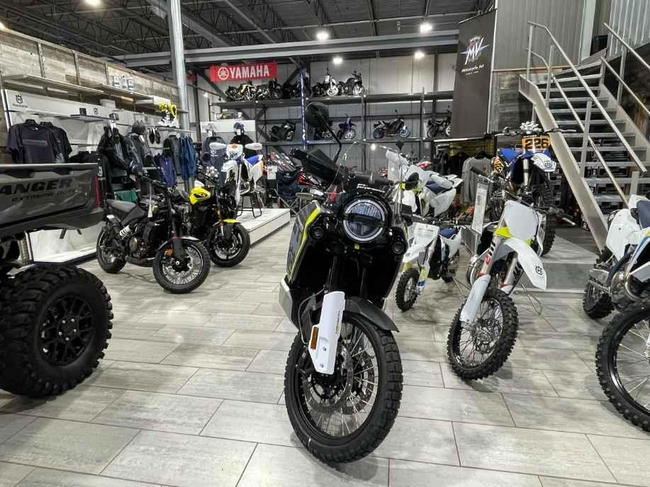 2025 Husqvarna Norden 901 alt