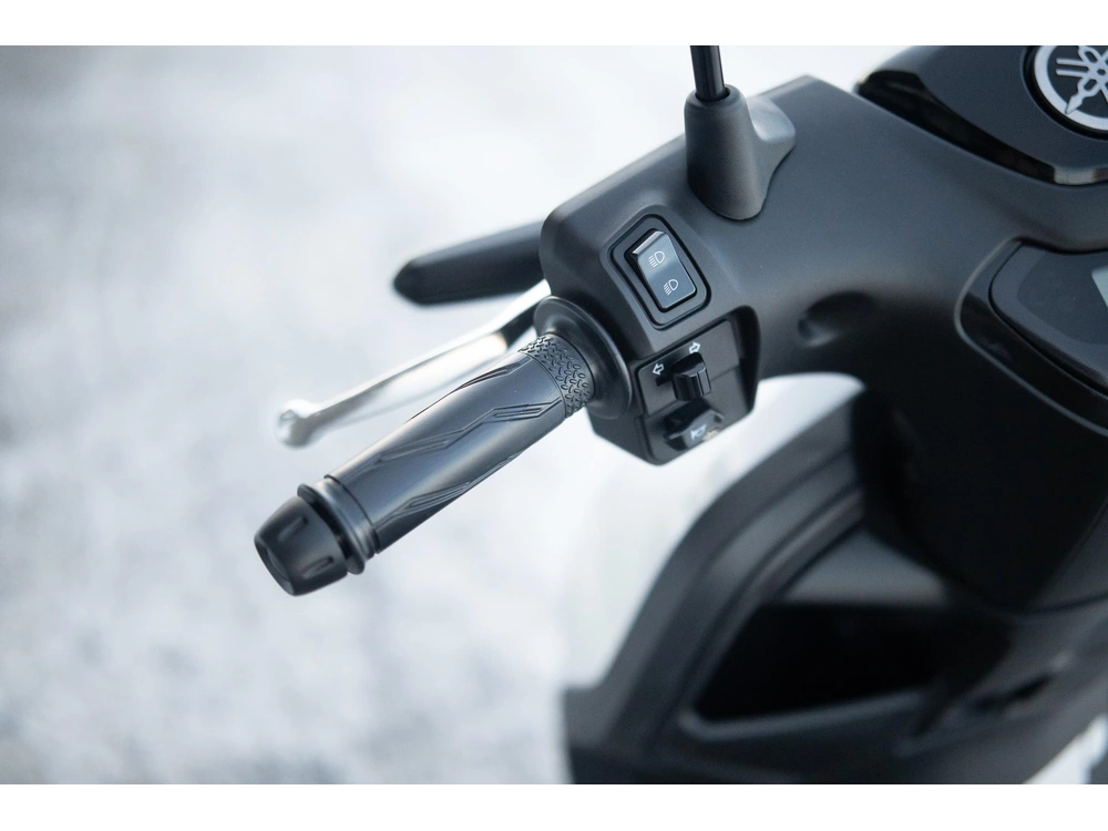 2025 Yamaha Neo alt