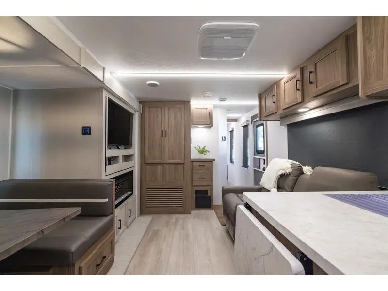 2026 Coachmen Freedom Express 274RKS