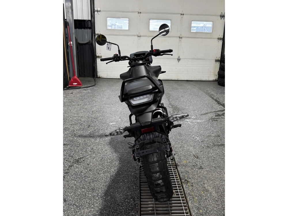 Husqvarna Svartpilen 401 B.d. 2024 alt