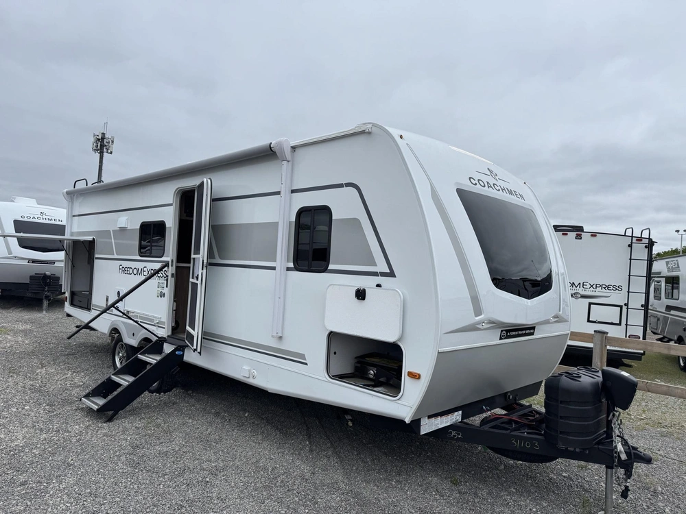 Coachmen Freedom Express 252rbs 2026 alt