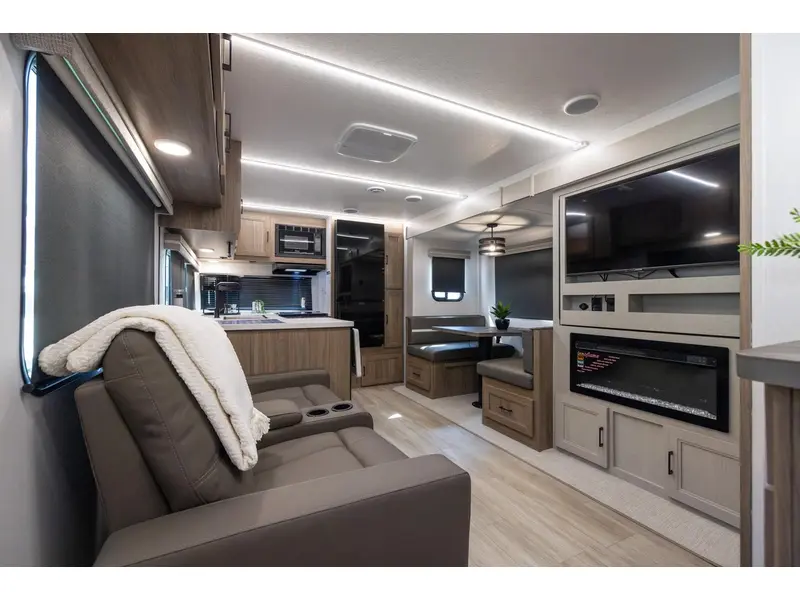 2026 Coachmen Freedom Express 274RKS