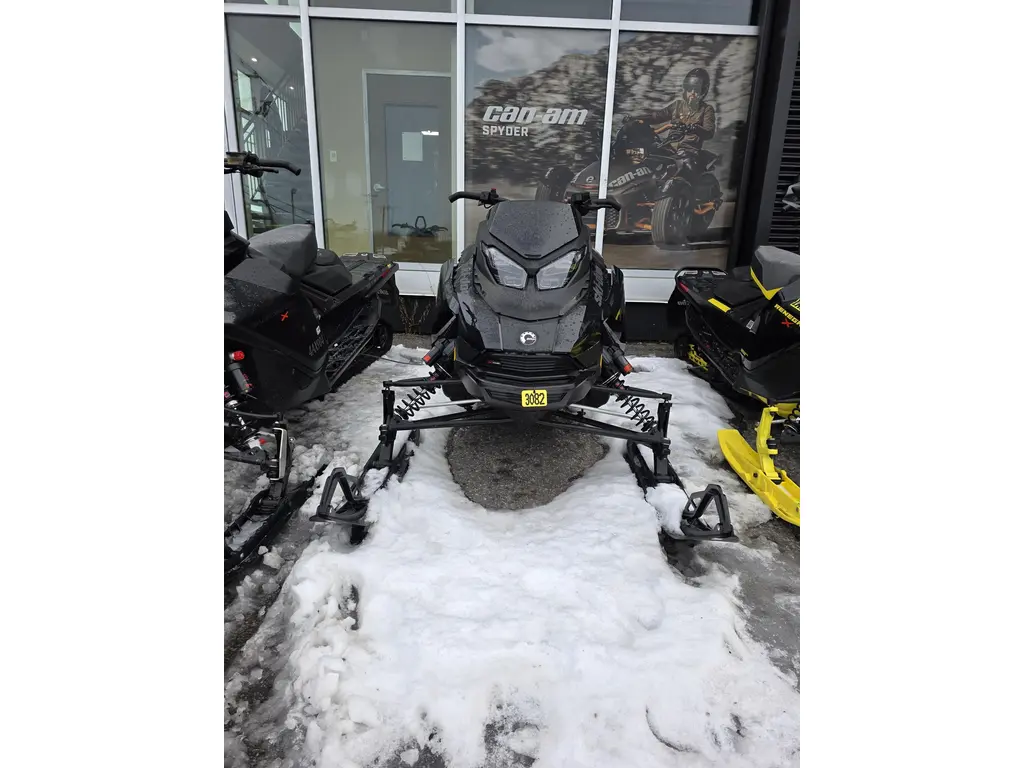 Ski-Doo MXZ XRS 850 2025