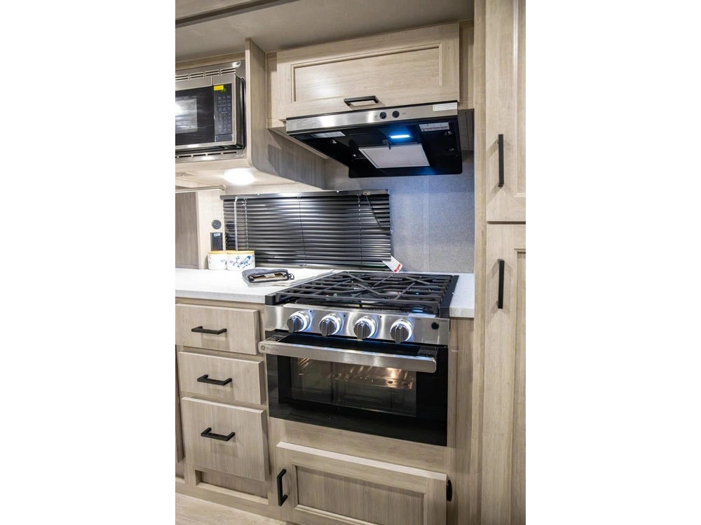 Coachmen Catalina 313rlts 2026 alt