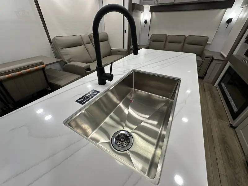 Alliance RV Paradigm 370FB 2026