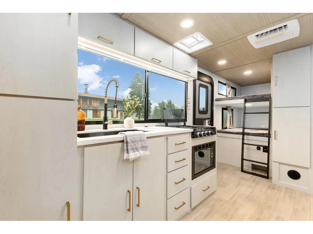 2026 Forest River Vibe Extreme Lite 2600bh alt