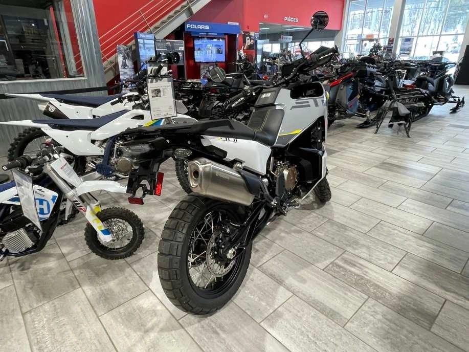 2025 Husqvarna Norden 901 alt